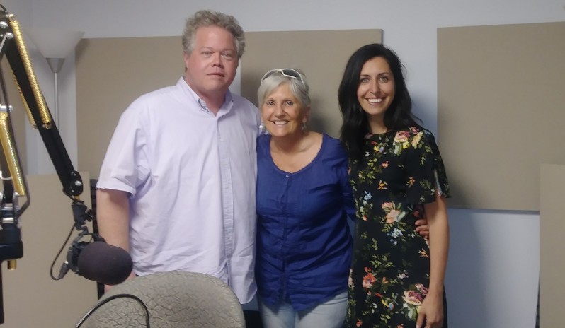 Arlette en compagnie de François Renaud et Kristine Courtemanche.