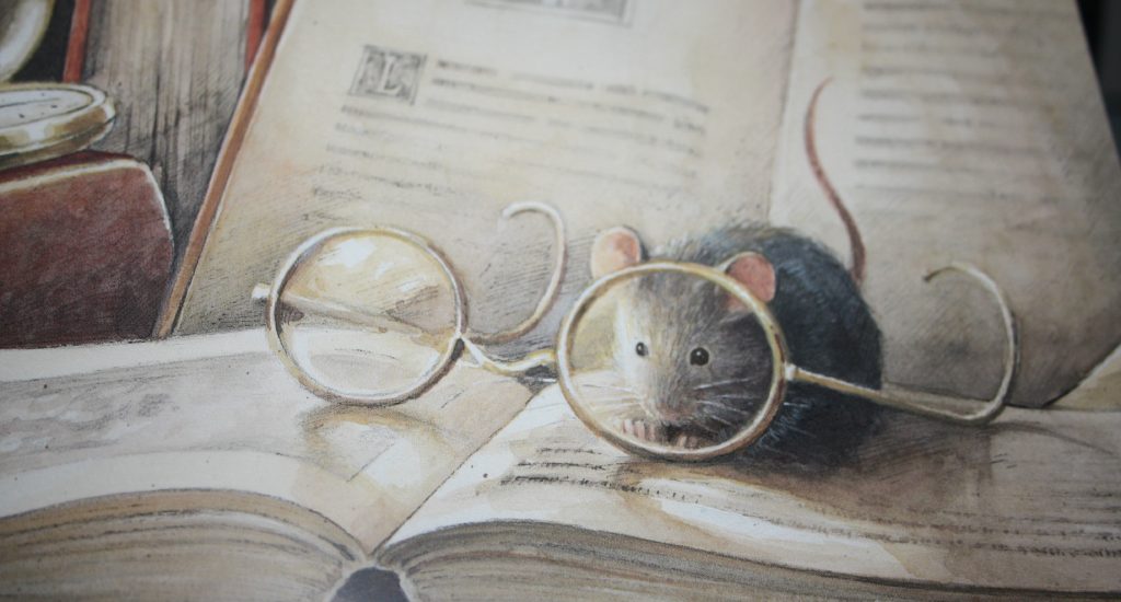Illustration du livre, une petite souris sur un livre, à côté de grosses lunettes. Illustration du livre, une petite souris sur un livre, à côté de grosses lunettes.