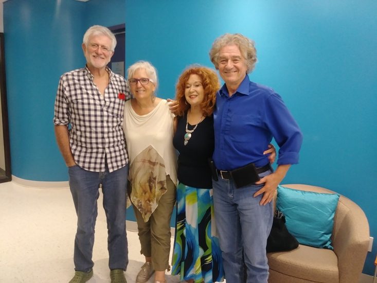 François Barruel, Arlette, Pauline Michel et Mario Pelletier dans les bureaux de Vues et Voix.