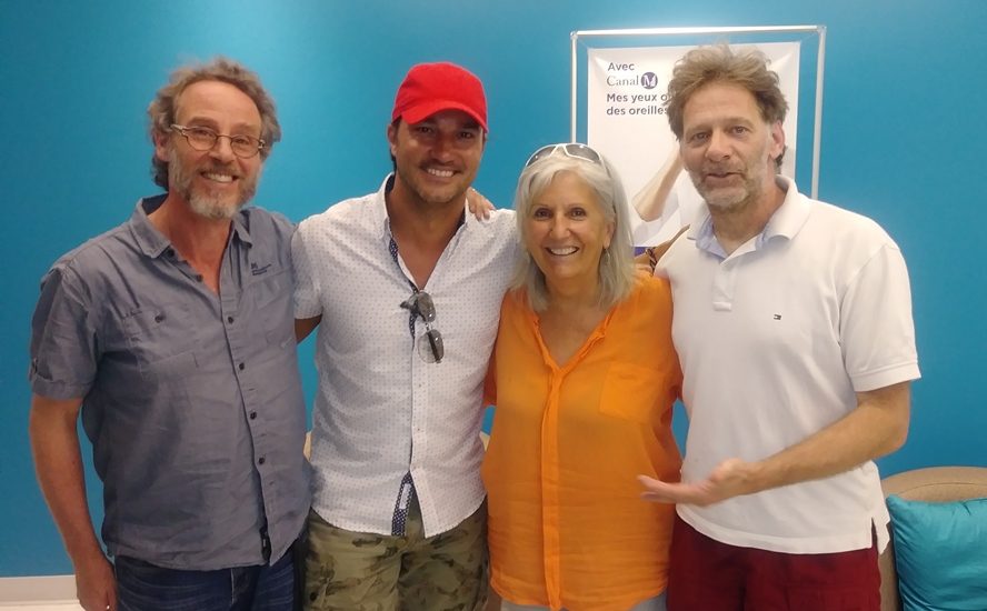 Arlette entourée de ses invités.