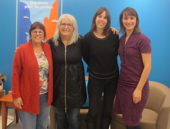 Arlette entourée de ses invitées.