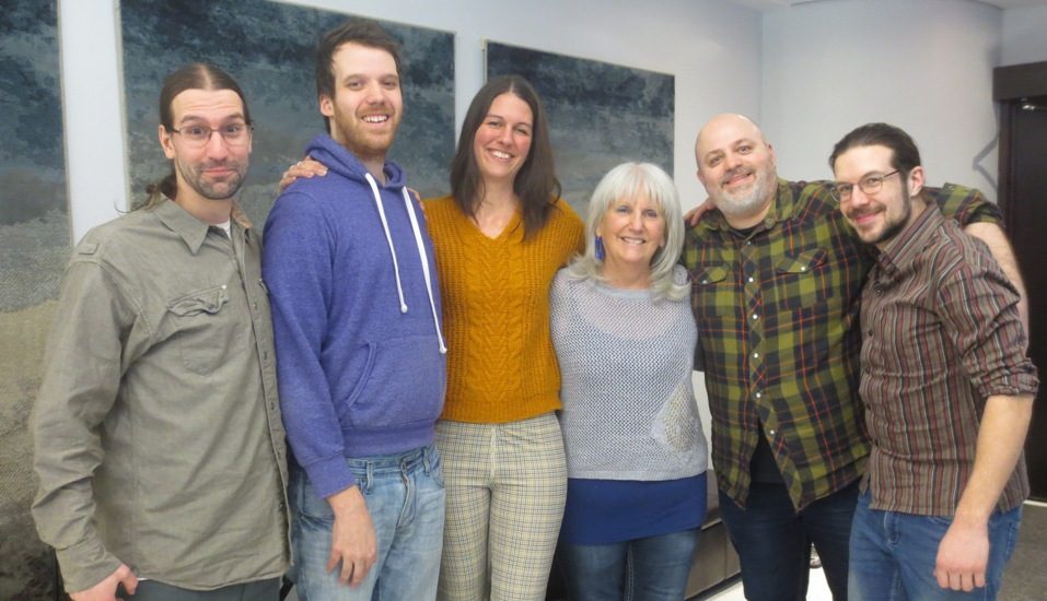 Arlette entourée de ses invités