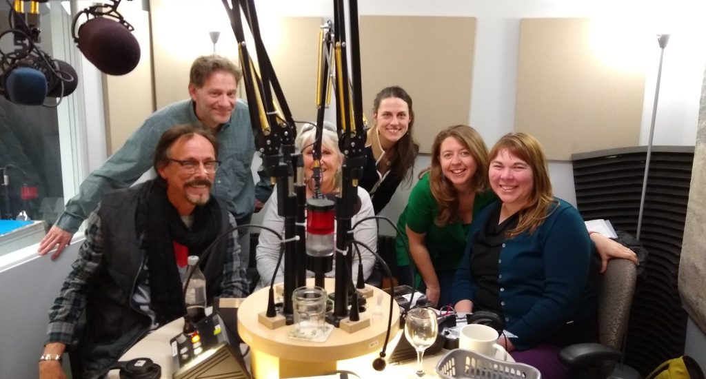 Arlette entourée de ses invités du 29 avril