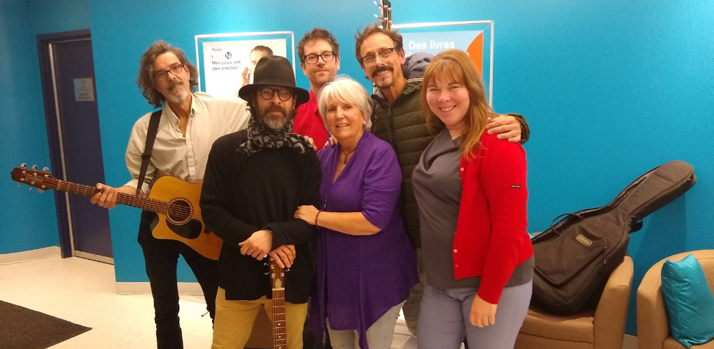 Arlette entourée de ses invités du 15 avril