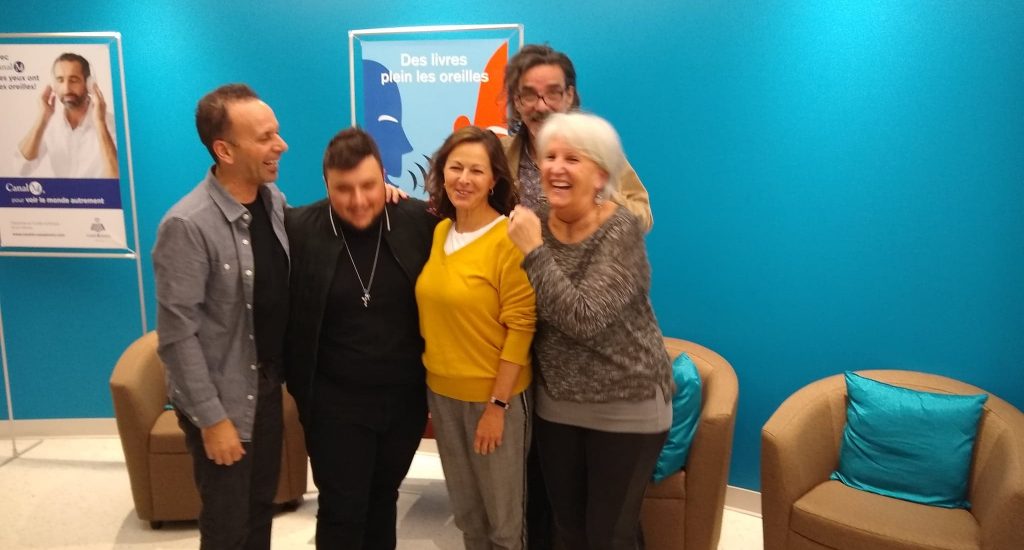 Arlette entourée de ses invités du 16 mai 2019