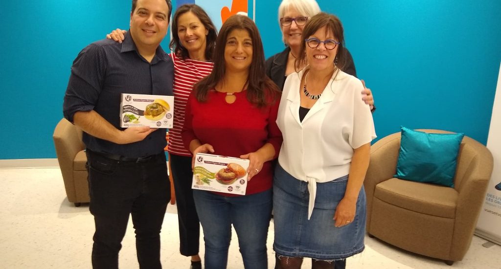 Arlette entourée de ses invités du 30 mai 2019