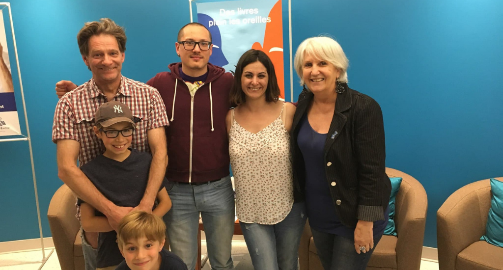 Artlette entourée de ses invités du 17 juin