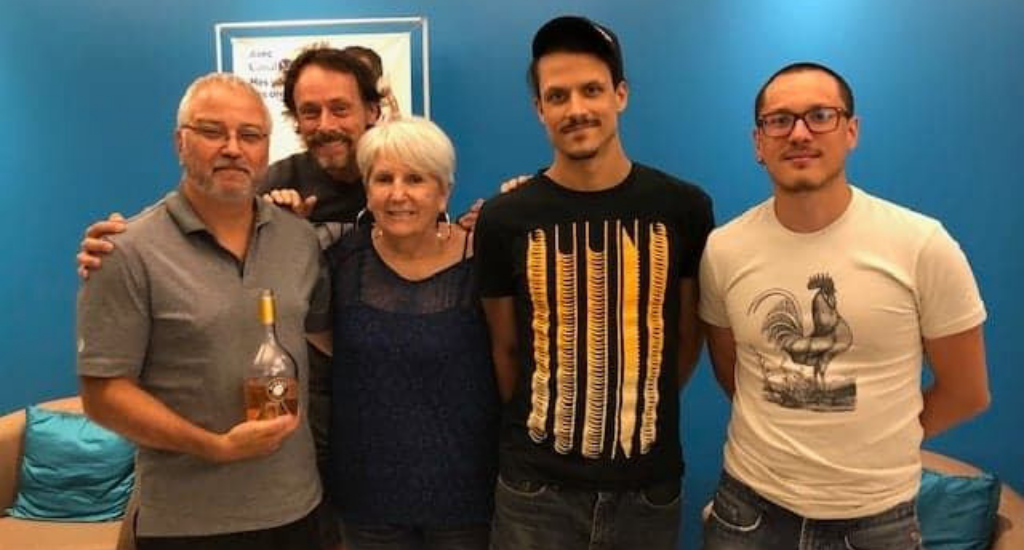 Arlette entourée de ses invités du 22 juillet 2019 Arlette entourée de ses invités du 22 juillet 2019