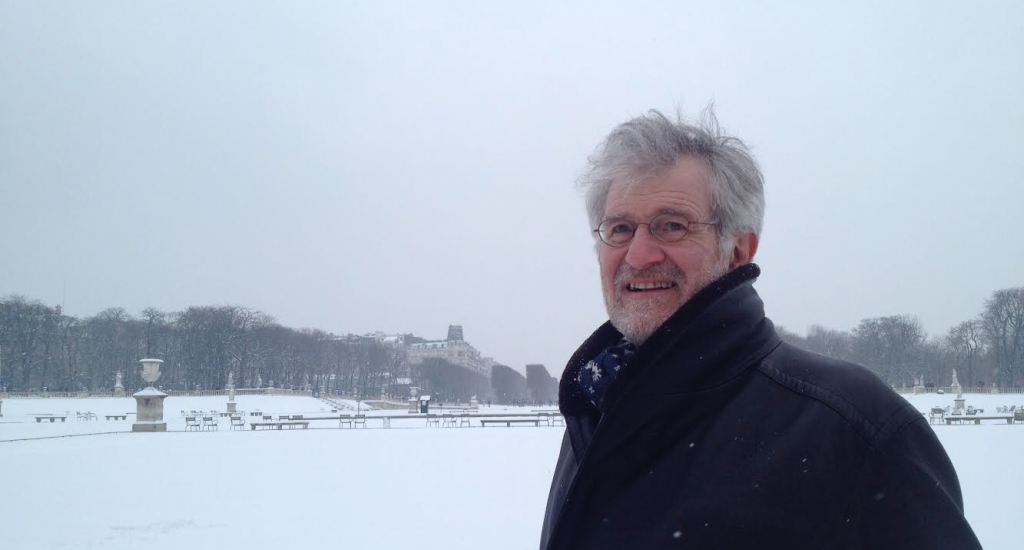 François Barruel dans un parc en hiver