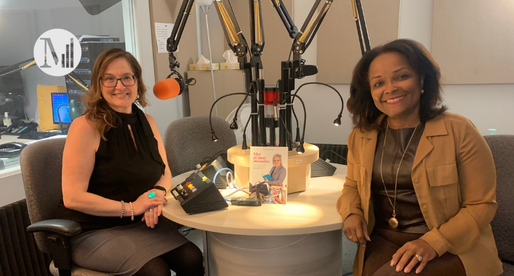 Marjorie Théodore et Caroline Rochon dans le studio de Canal M. L'invitée présente son livre «Moi et mon désordre».