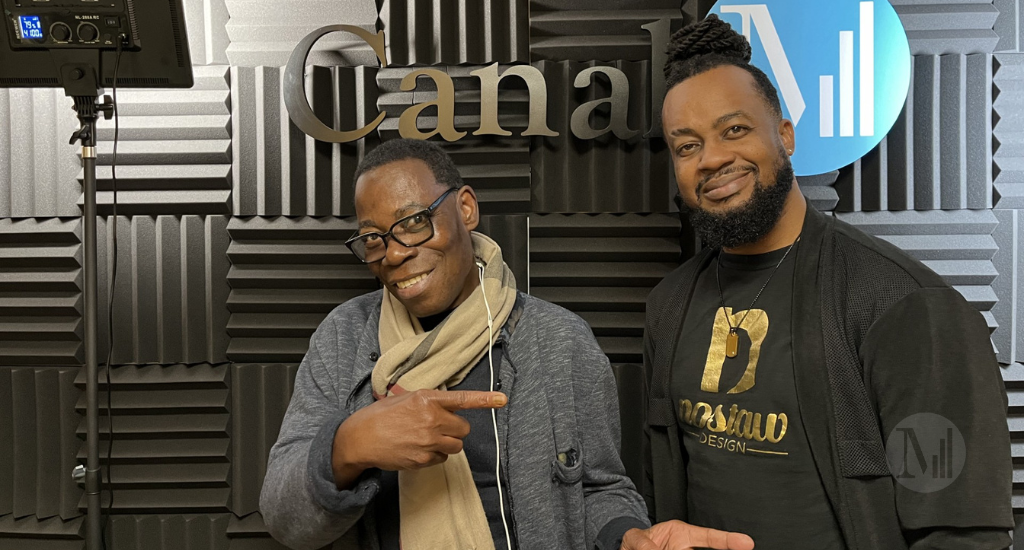 Fulgence Bla et Watson Saint-Louis prennent la pose en studio. 