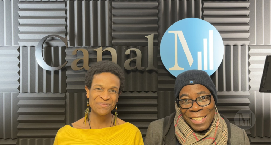 Nelly Onestas Daou et Fulgence Bla prennent la pose en studio. 