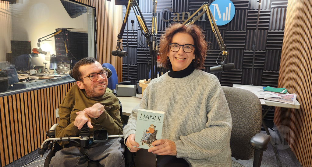 François Bernier et Hélène Denis prennent la pose en studio. 